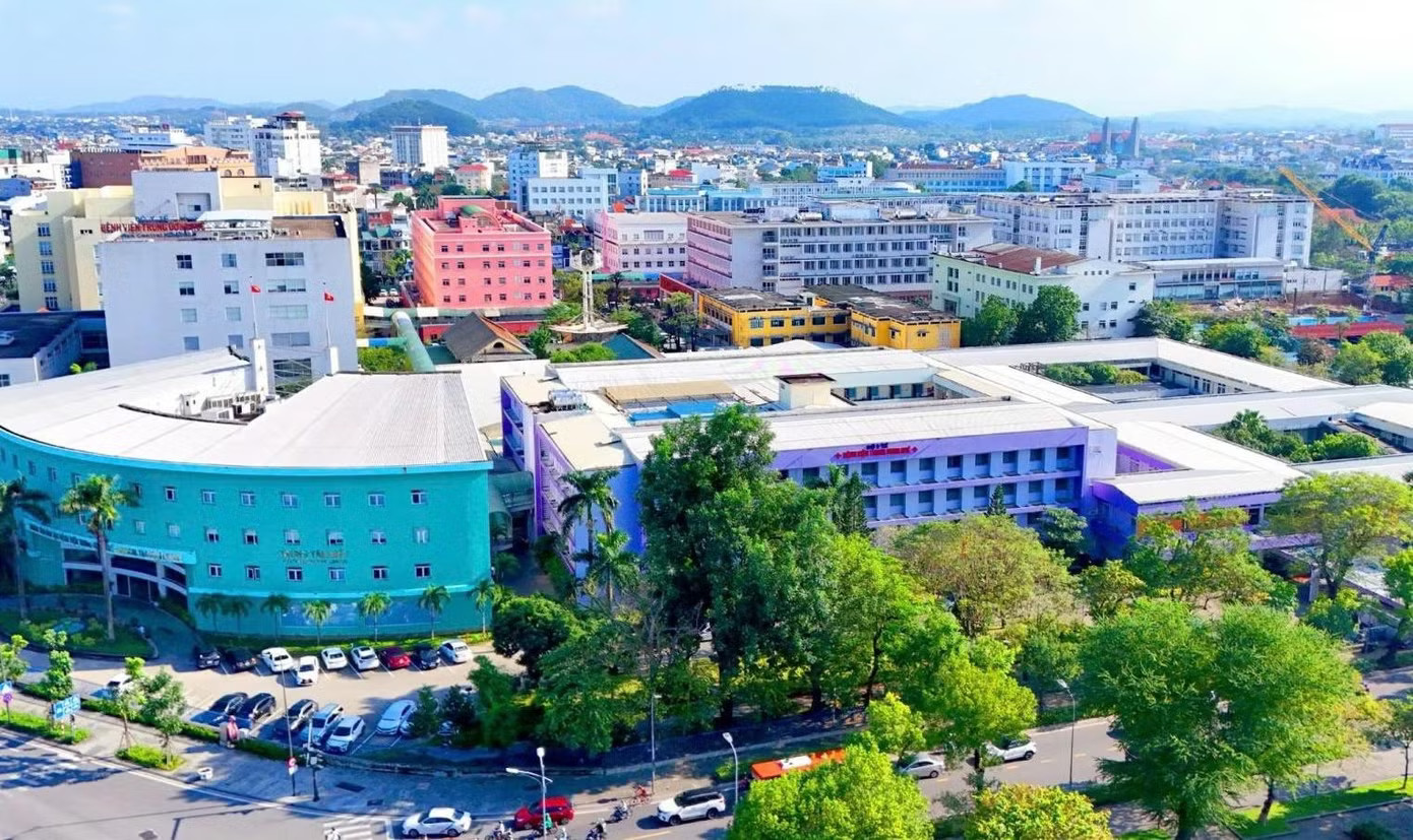 Công ty Việt Mỹ trúng 8 gói thầu cung cấp thiết bị, vật tư sửa chữa và thay thế thiết bị y tế tại Bệnh viện Trung ương Huế từ năm 2018 đến đầu năm 2026. Nguồn ảnh Internet Công ty Việt Mỹ trúng 8 gói thầu hơn 256 tỷ đồng tại Bệnh viện Trung ương Huế - Ảnh 1.