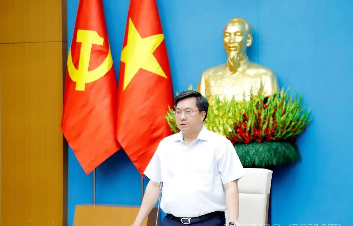 Chủ tịch UBND tỉnh Trần Duy Đông phát biểu tại buổi làm việc với Bệnh viện Đa khoa tỉnh Phú Thọ. Ảnh: Huyền Trang Chủ tịch tỉnh Phú Thọ phân công lại nhiệm vụ sau khi Phó Chủ tịch Nguyễn Huy Ngọc bị bắt - Ảnh 2.