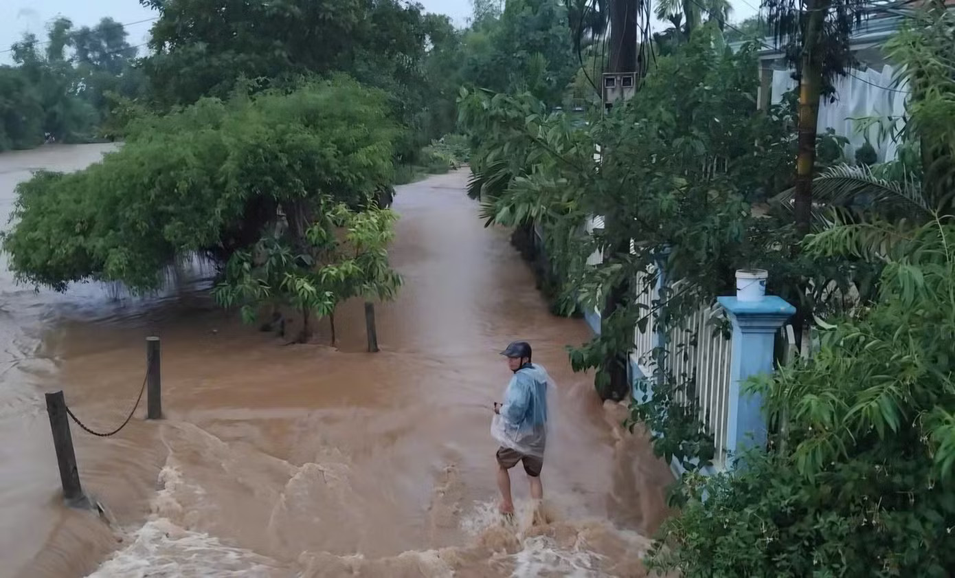 Huế mưa rất lớn - Ảnh 2.