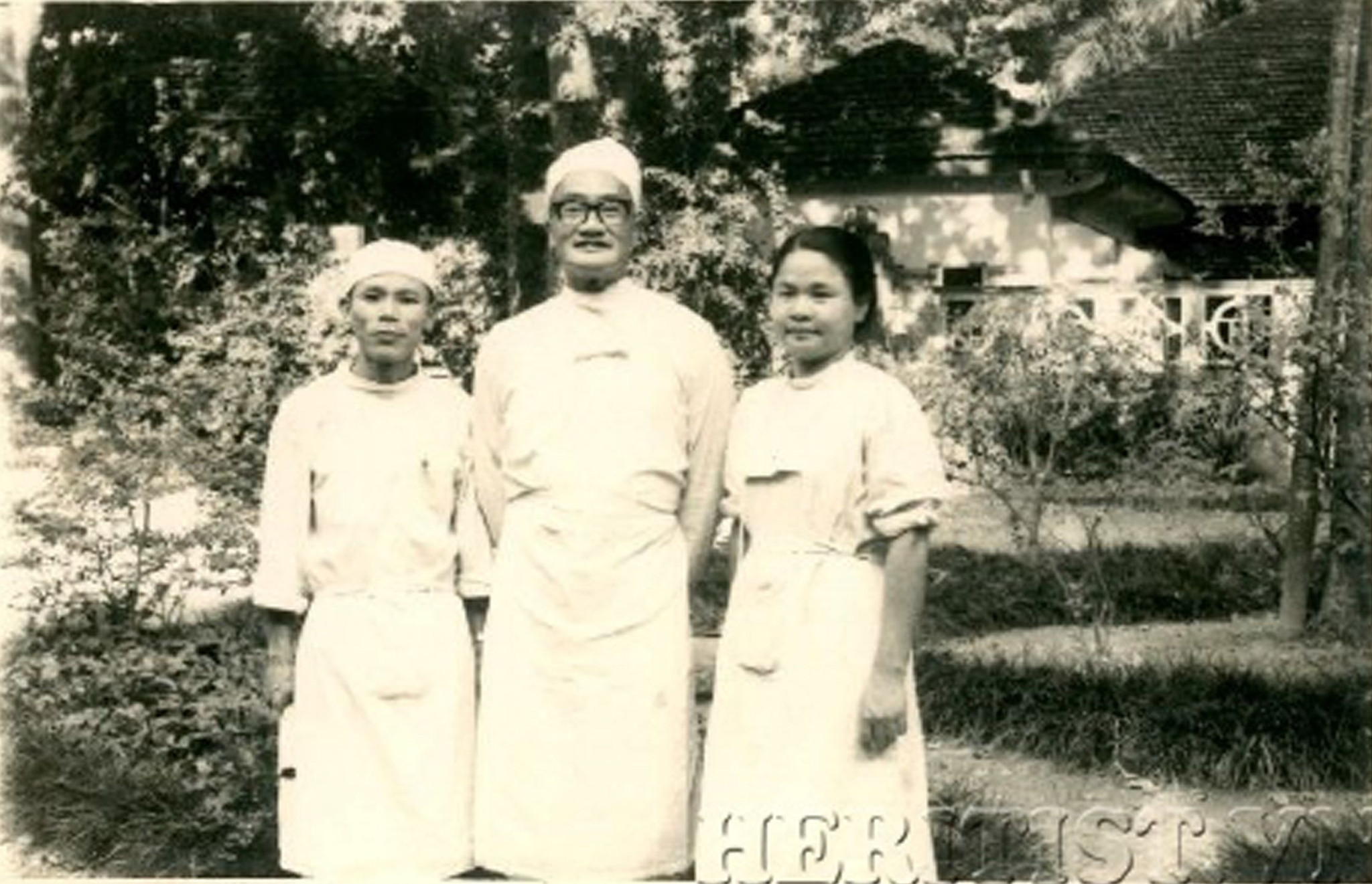 giaosutranhuutuoc2.jpg