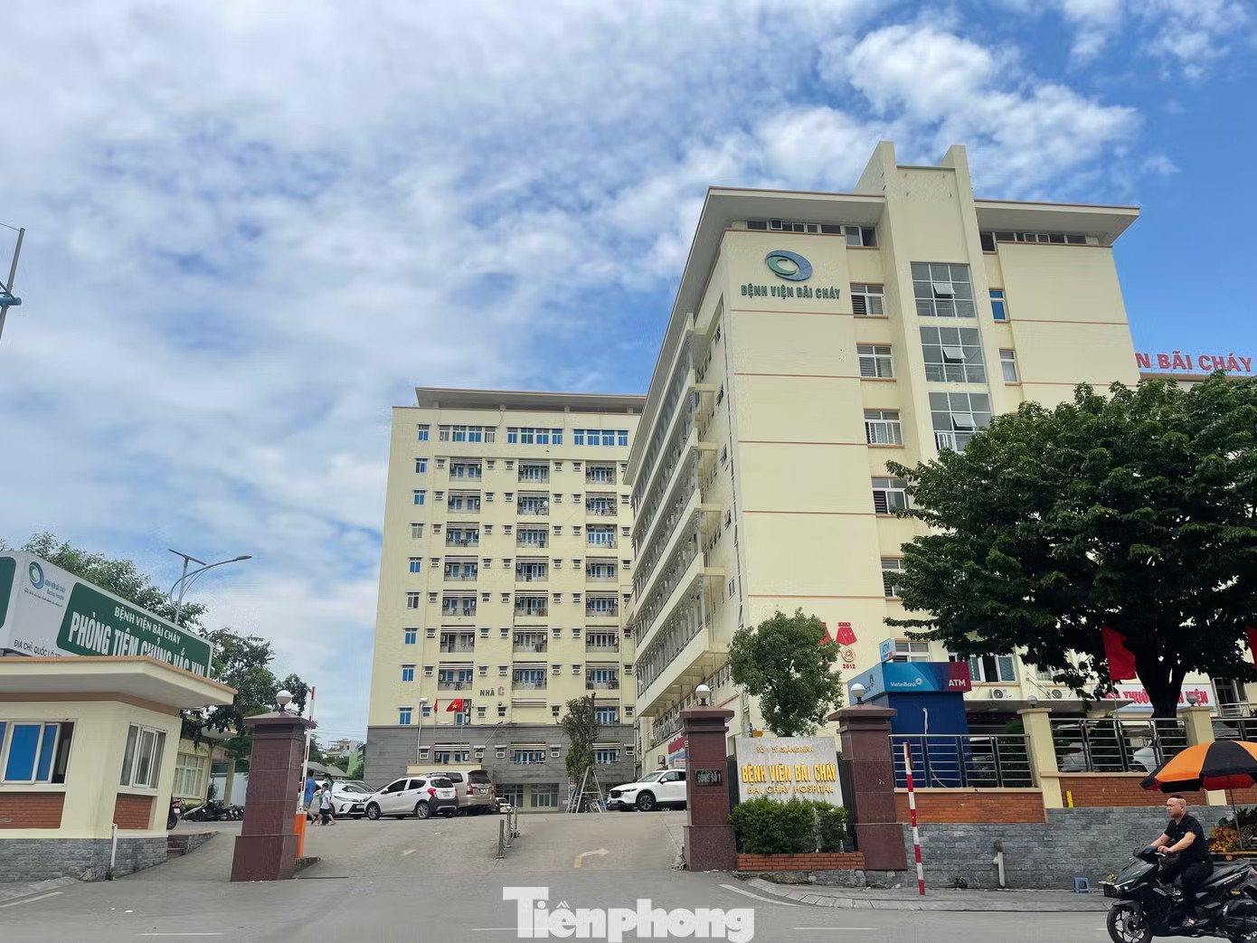 Công ty Việt Mỹ trúng tổng số 12 gói thầu liên quan Bệnh viện Bãi Cháy. Ảnh: Hoàng Dương. Chi tiết loạt gói thầu Công ty Việt Mỹ trúng liên quan Bệnh viện Bãi Cháy - Ảnh 1.