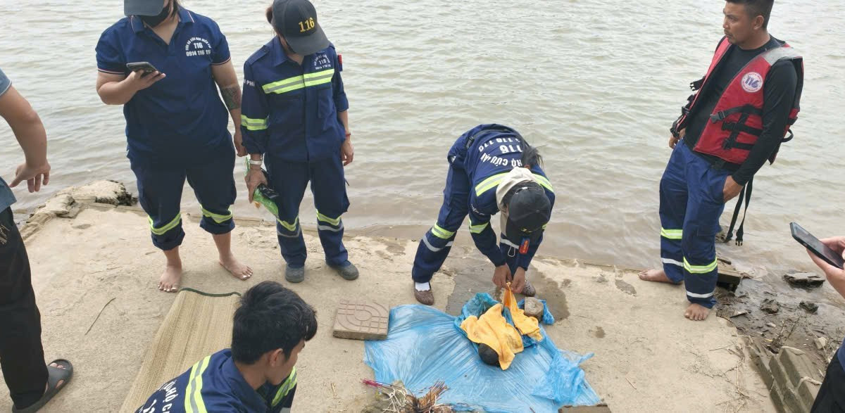 Tìm kiếm thiếu tá quân đội mất tích, phát hiện thi thể thai nhi dưới sông