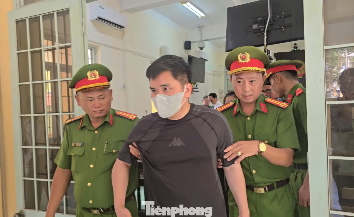 Lùi ngày xét xử tài xế xe tải vụ tai nạn làm nữ sinh tử vong ở Vĩnh Long - Ảnh 1.