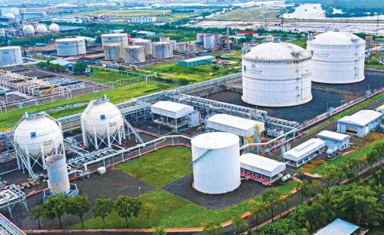 Các dự án điện khí LNG đều gặp vướng mắc, dẫn đến nguy cơ thiếu nguồn. Ảnh: GAS. Bộ Công Thương cảnh báo nguy cơ thiếu điện từ năm 2027 - Ảnh 2.