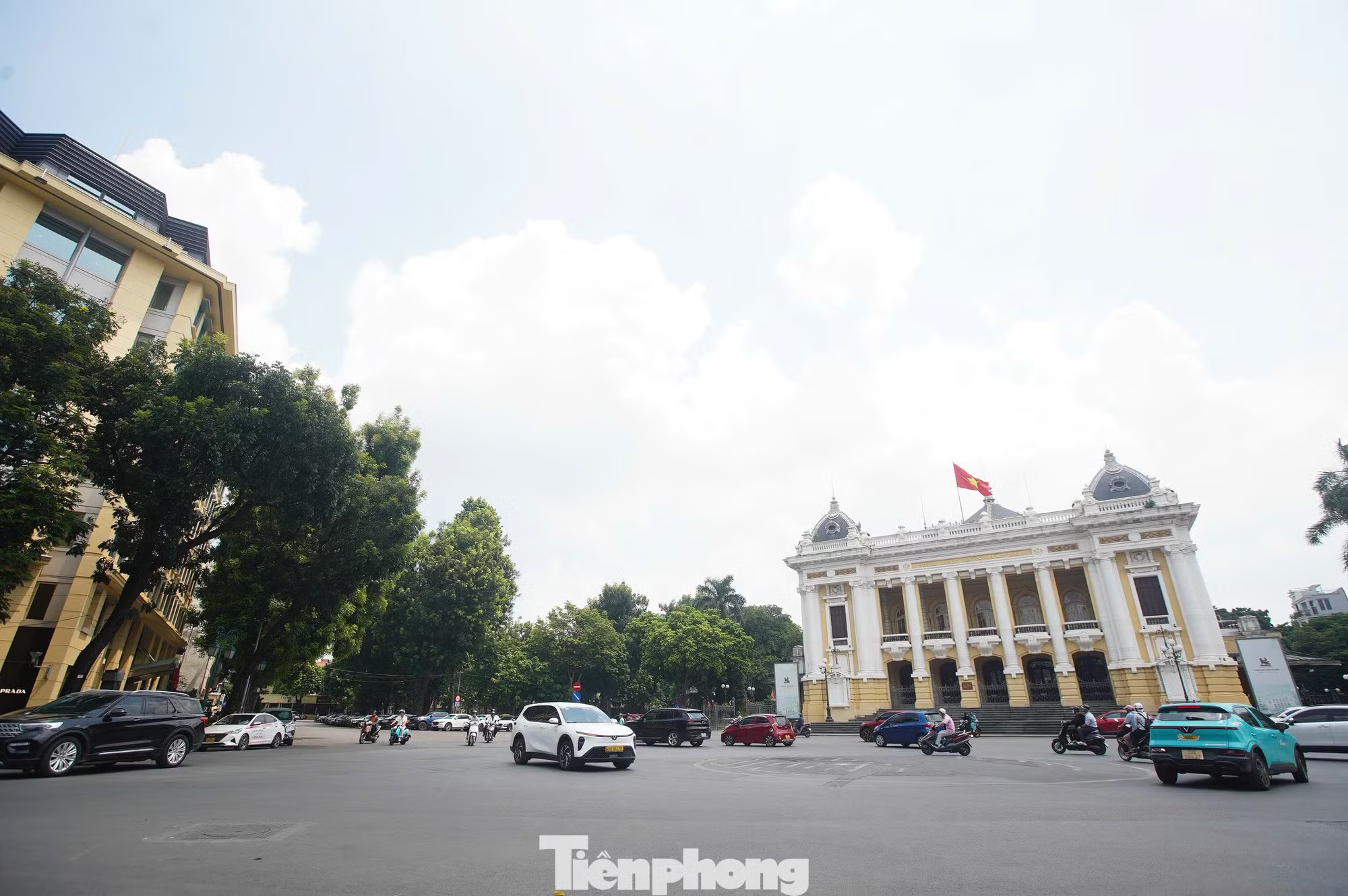 Khu vực Nhà hát lớn hiện tại. Xây Tháp tài chính quốc tế cạnh Nhà hát Lớn Hà Nội: Lo phá vỡ kiến trúc cổ - Ảnh 2.