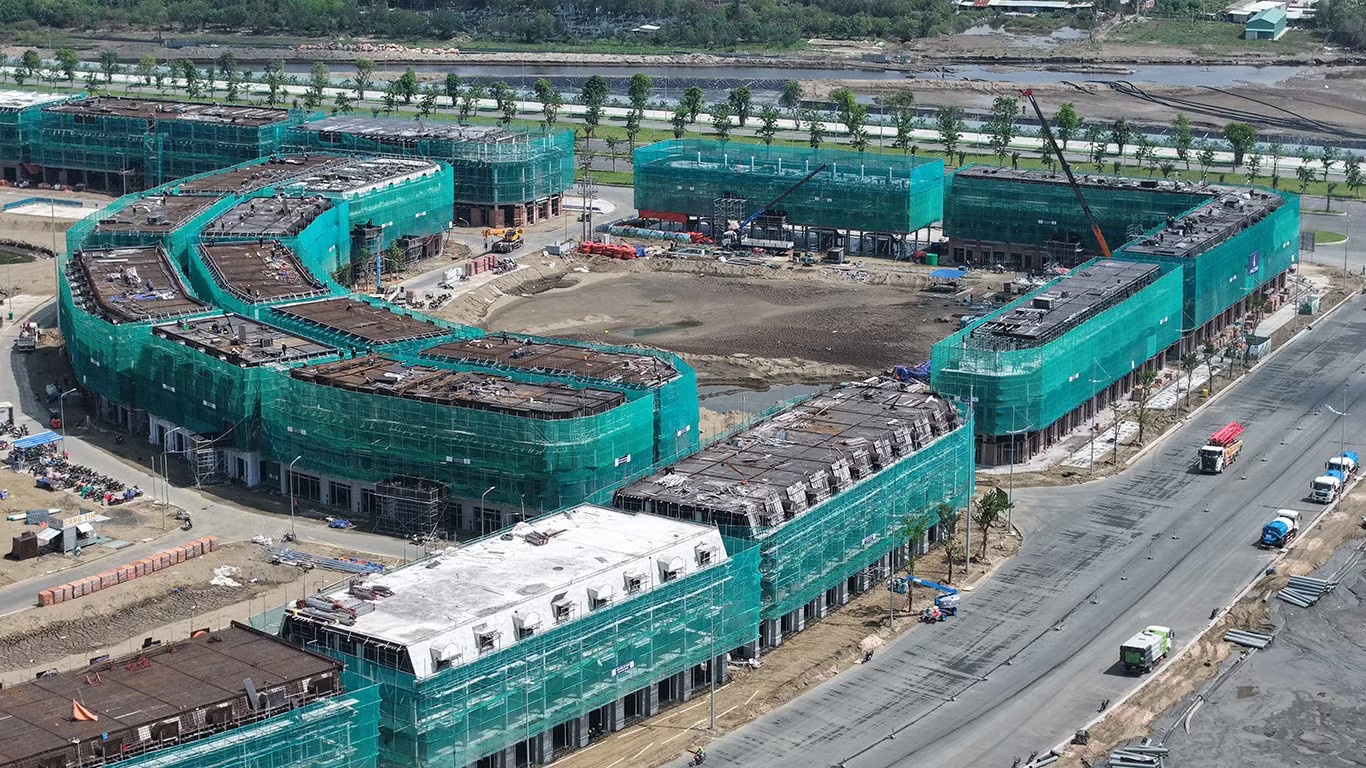 Việc sửa đổi pháp luật không chỉ nhằm nhận diện, tháo gỡ các điểm nghẽn, khơi thông nguồn lực đất đai mà còn phải hướng tới kiến tạo phát triển. Sửa Luật Đất đai phải đi cùng với các luật để tránh tình trạng chồng chéo - Ảnh 2.