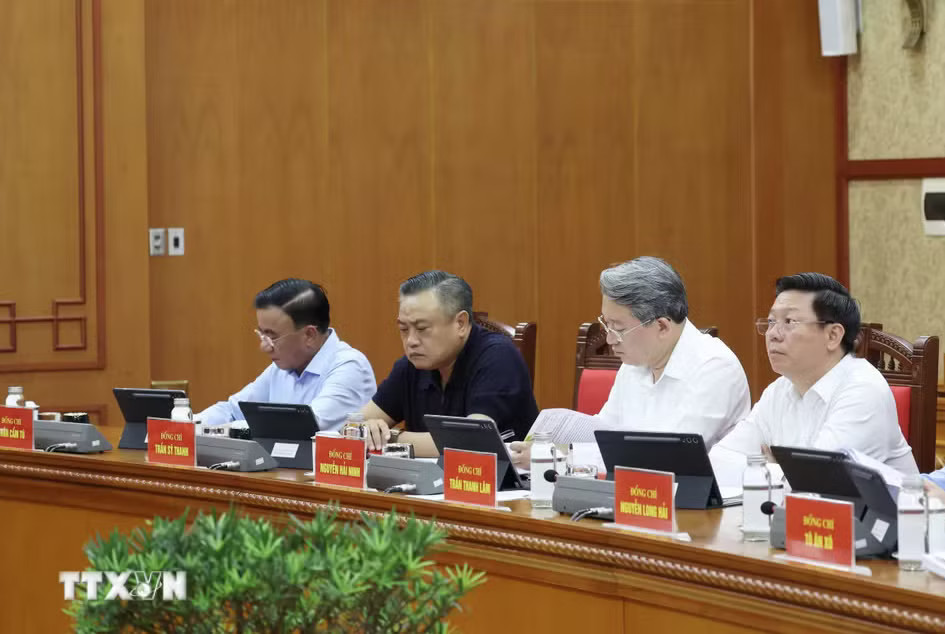 Các đại biểu tham dự Phiên họp thứ hai Thường trực Ban Chỉ đạo Trung ương về sửa đổi, bổ sung Điều lệ Đảng. Ảnh: TTXVN Tổng Bí thư, Chủ tịch nước Tô Lâm chủ trì phiên họp về sửa đổi, bổ sung Điều lệ Đảng - Ảnh 4.