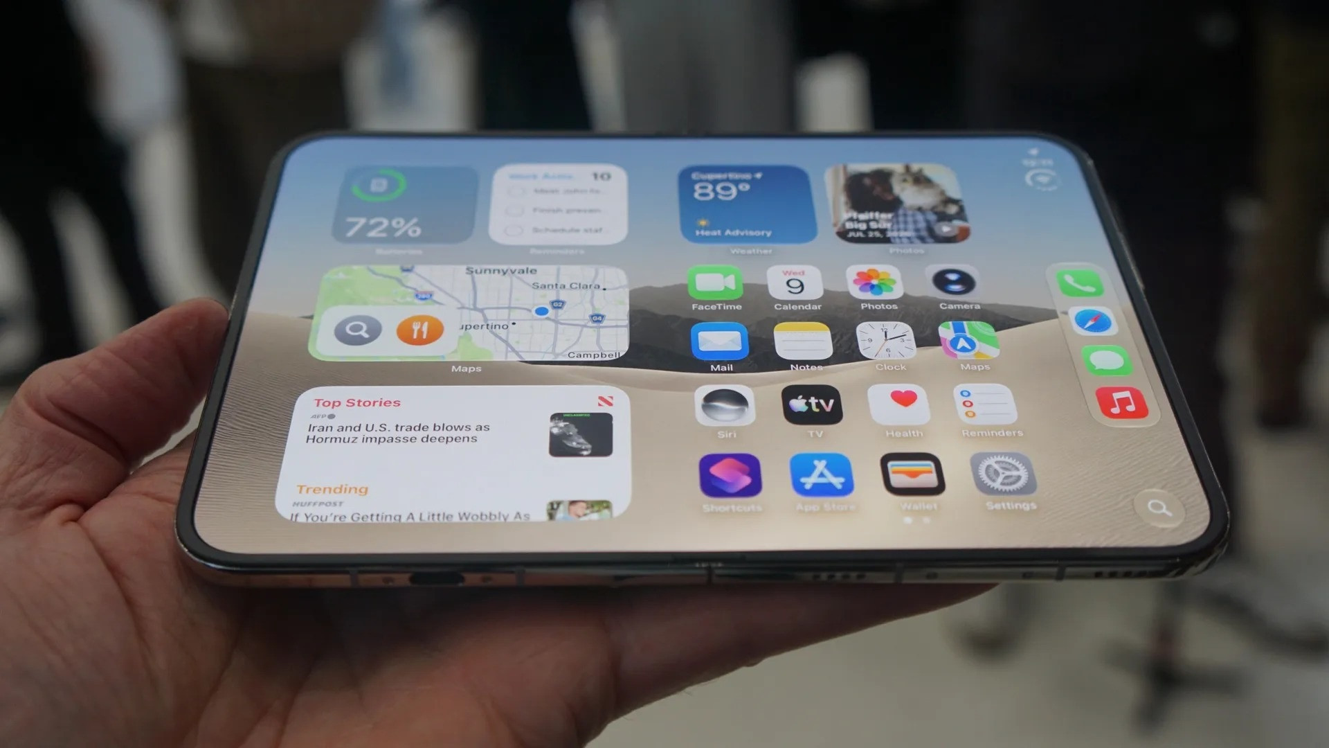 iphone2.jpg