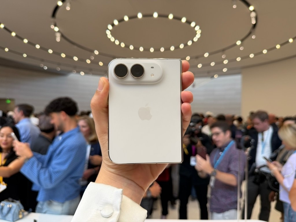 iphone3.jpg