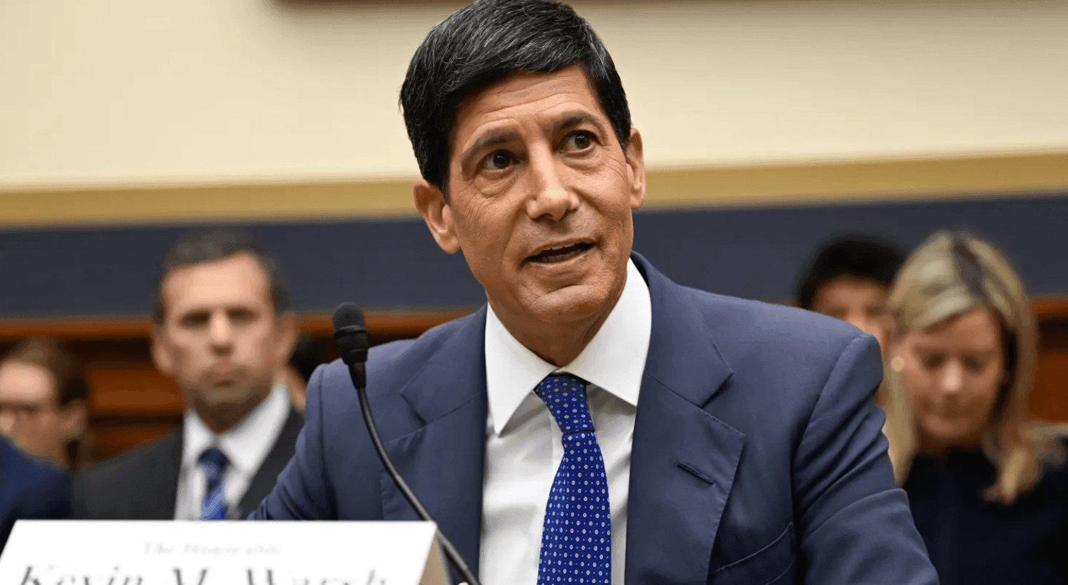 Chủ tịch Fed Kevin Warsh