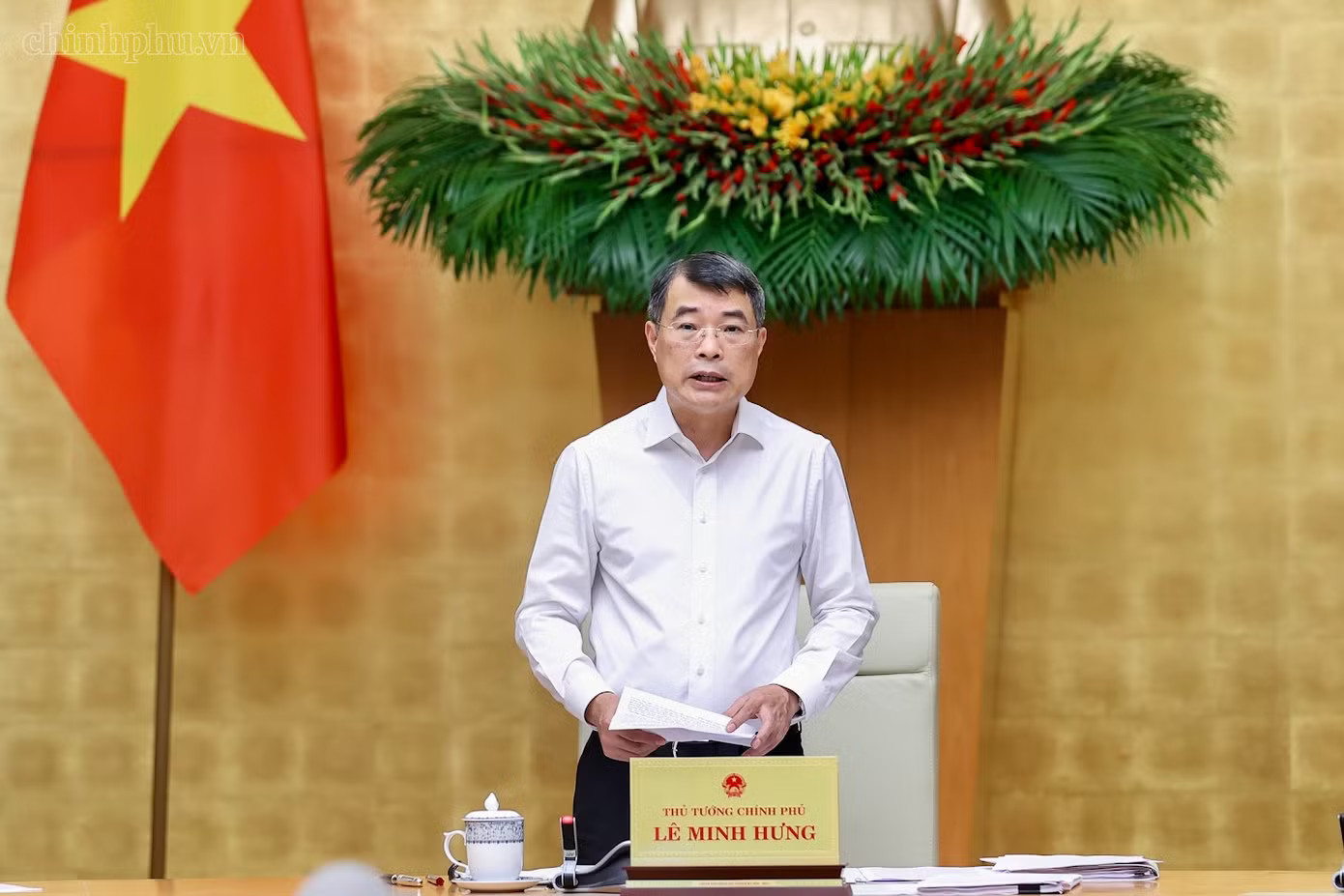 Thủ tướng chỉ đạo xử lý ngay tình trạng thiếu sách giáo khoa, bất cập suất ăn học đường - Ảnh 1.