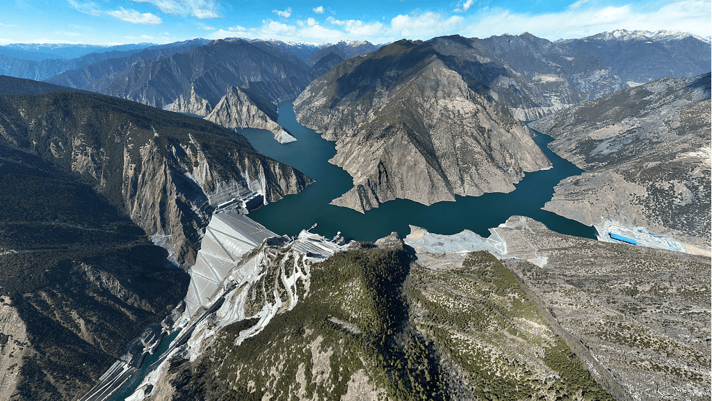 news.cgtn.com-news-2022-07-08-world-s-largest-hydro-solar-power-station-under-construction-in-china-1buqhvufuvk-img-5d92b4c1ab054de0870bba6b76f57ef0-_5d92b4c1ab054de0870bba6b76f57ef0.png