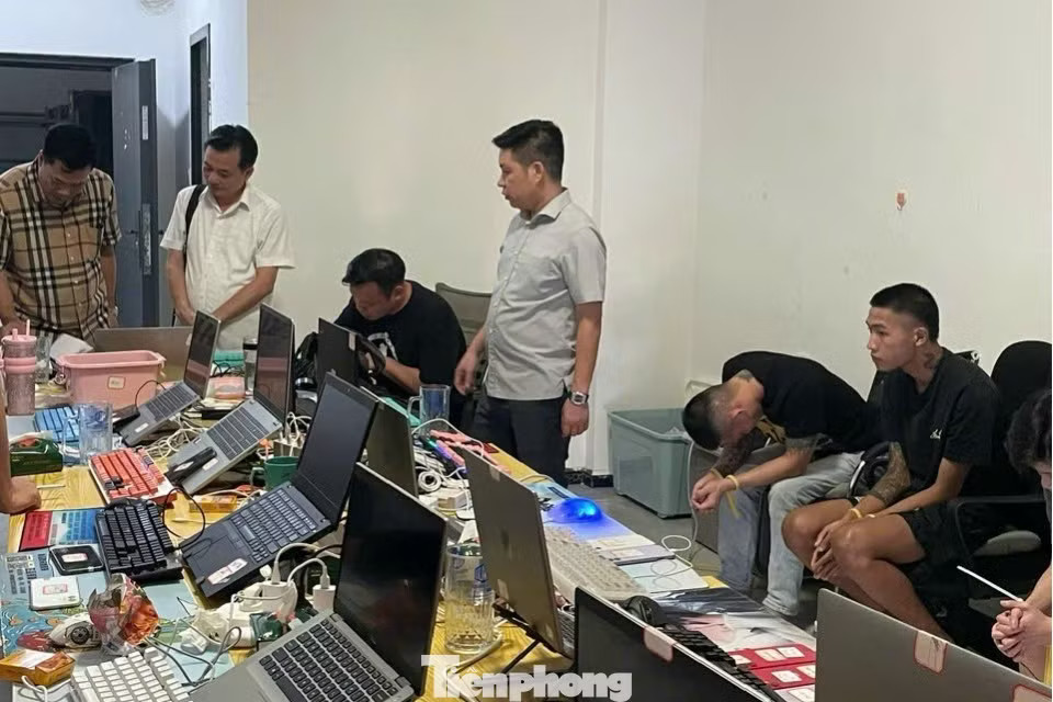 Triệt phá ổ nhóm lừa đảo xuyên quốc gia, chiếm đoạt 1.500 tỷ đồng - Ảnh 2.