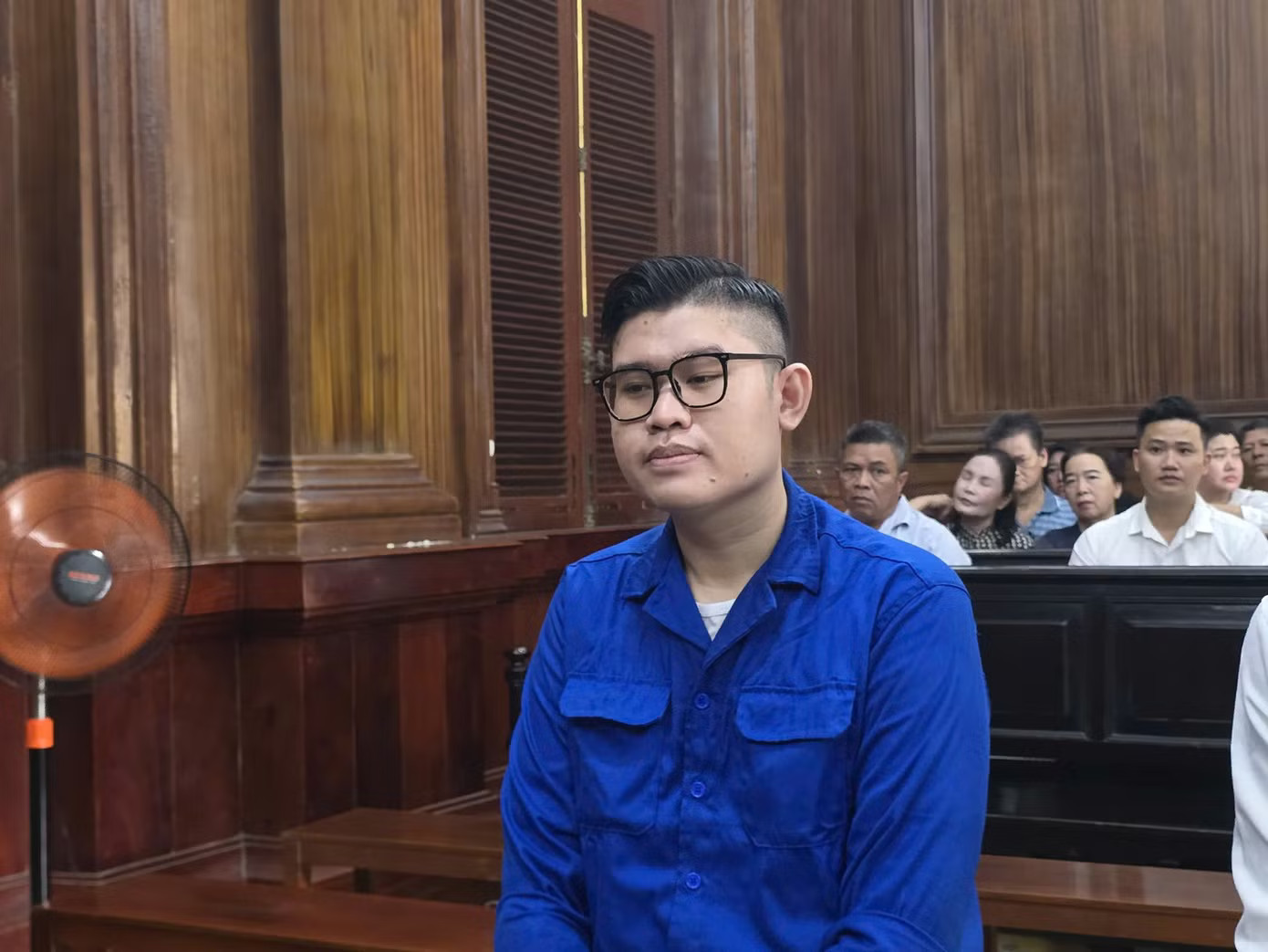 ‘Trùm siêu xe’ Phan Công Khanh hầu tòa - Ảnh 2.