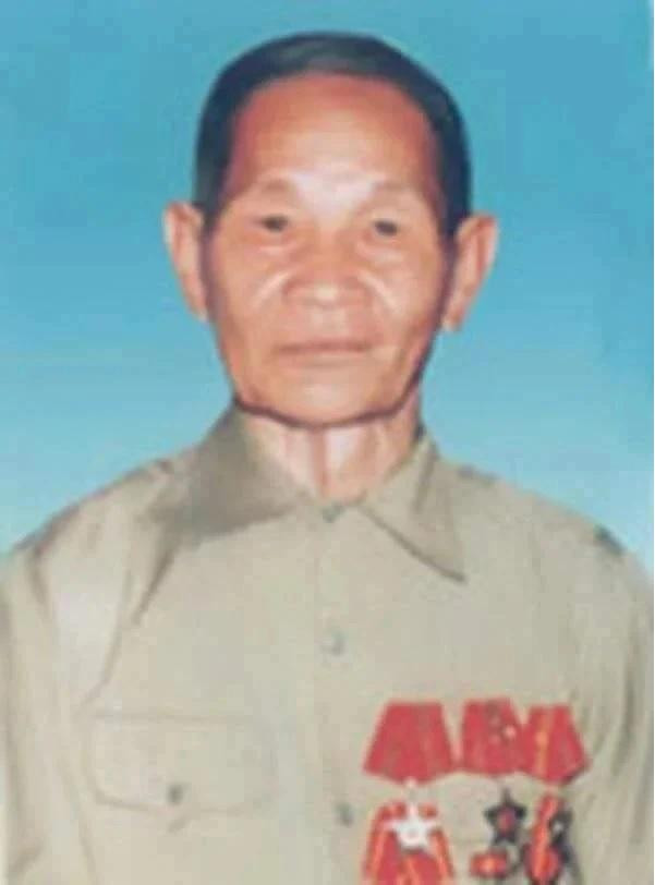 hoangcam2_1789697890.jpg
