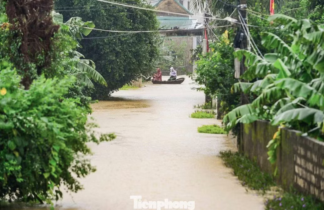 Khu vực miền Trung tiếp tục hứng chịu mưa lớn trong hôm nay (18/9). Thời tiết miền Bắc những ngày tới - Ảnh 2.