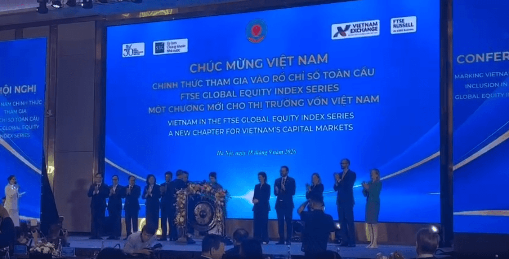 Thời khắc lịch sử của chứng khoán Việt Nam: Loạt định chế quốc tế cùng chứng kiến lễ đánh cồng nâng hạng