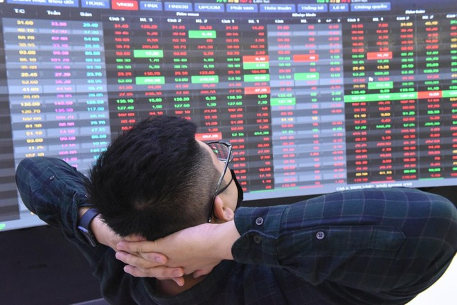 VN-Index 'quay xe' phiên ATC: Quỹ ngoại hoàn tất cơ cấu, 14 cổ phiếu cùng được mua ròng trăm tỷ