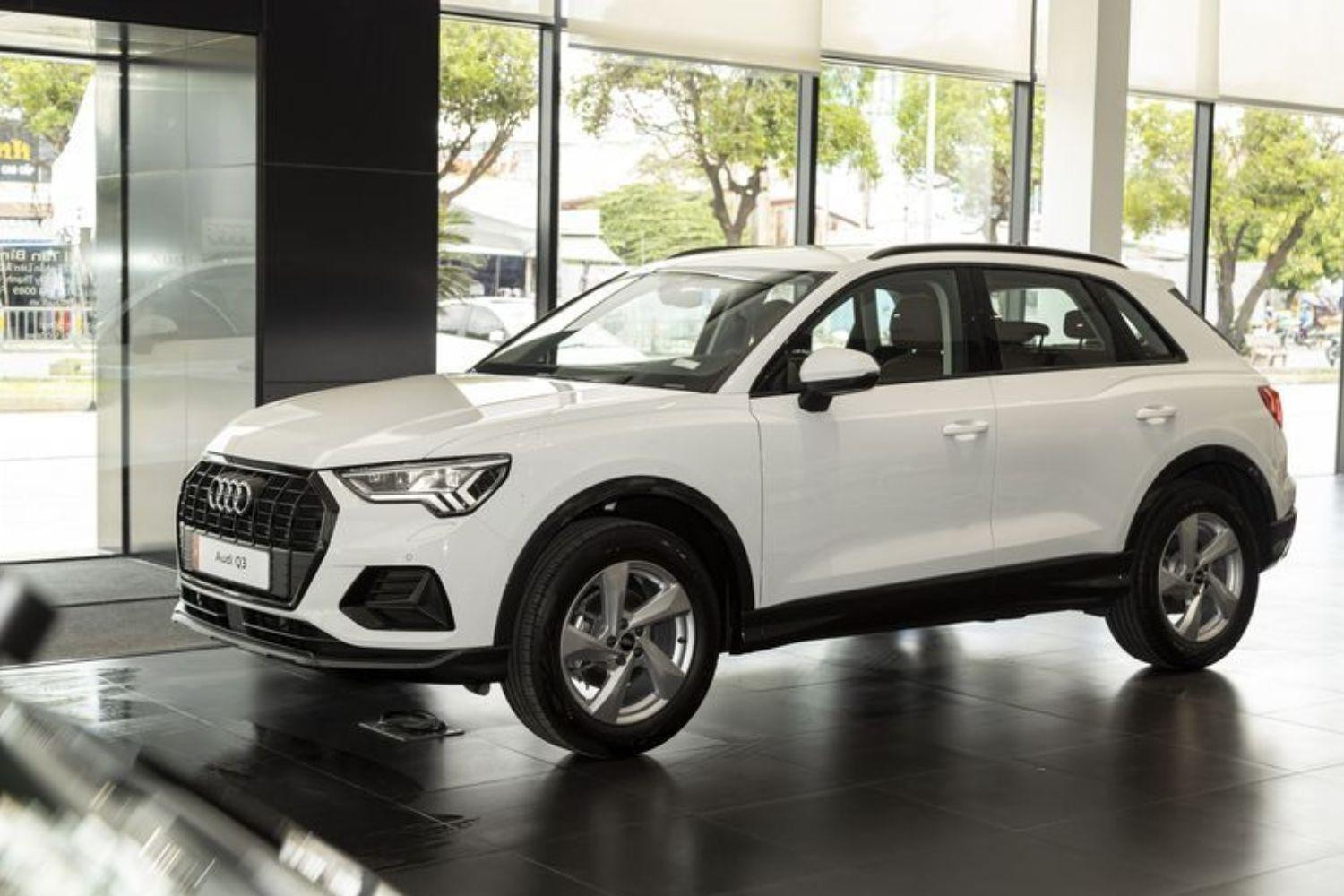 audi-q3-tai-mot-dai-ly-o-viet-nam_1789826505.jpg
