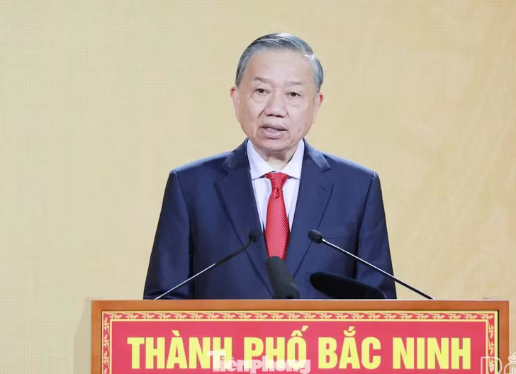 Tổng Bí thư, Chủ tịch nước Tô Lâm phát biểu tại Lễ công bố Nghị quyết của Quốc hội về việc thành lập thành phố Bắc Ninh. Ảnh: Báo và Phát thanh, Truyền hình tỉnh Bắc Ninh. Tổng Bí thư, Chủ tịch nước: Xây dựng Bắc Ninh theo mô hình đô thị hiện đại và giàu bản sắc - Ảnh 1.