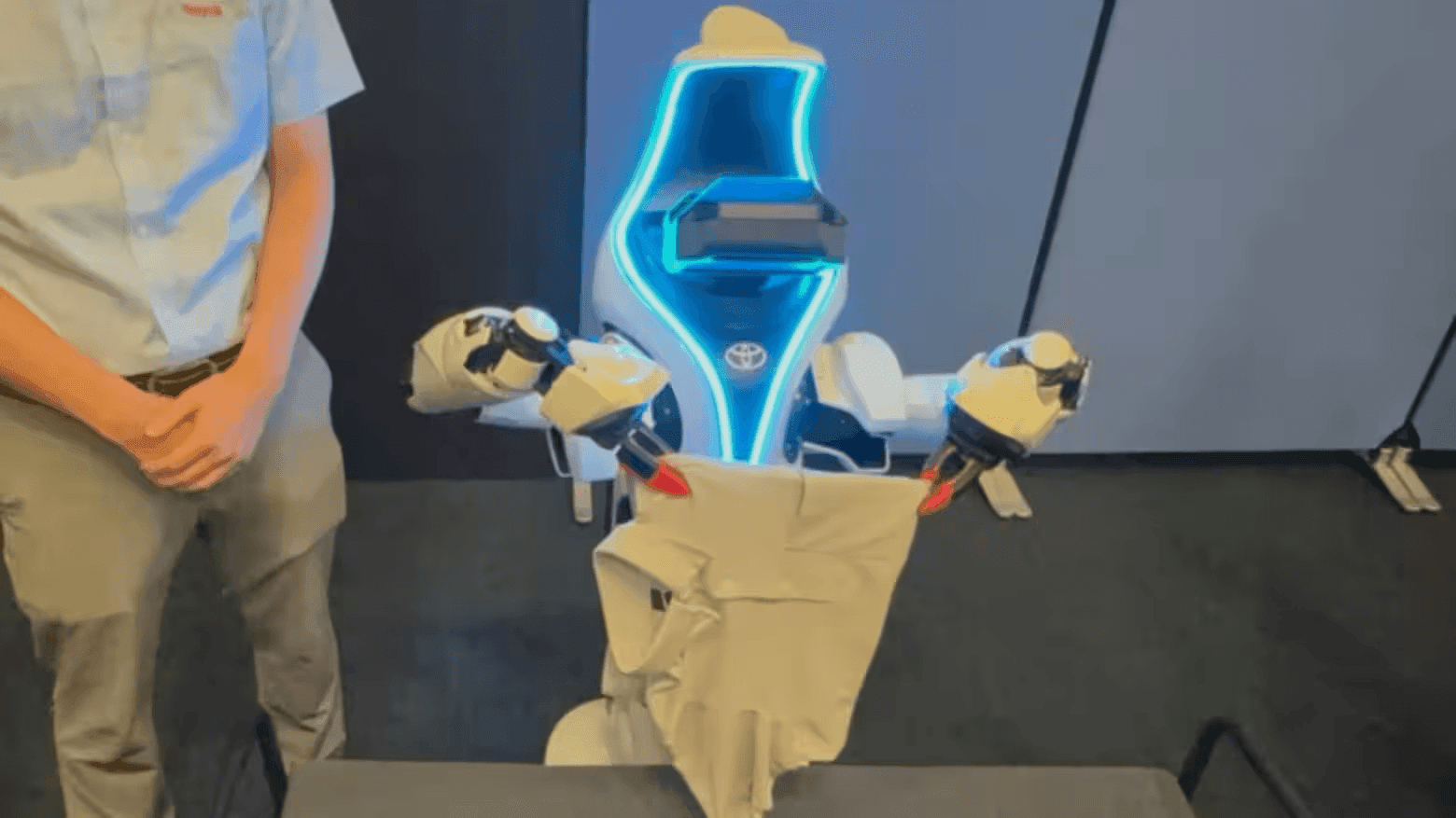Toyota đưa 400.000 robot vào các nhà máy toàn cầu