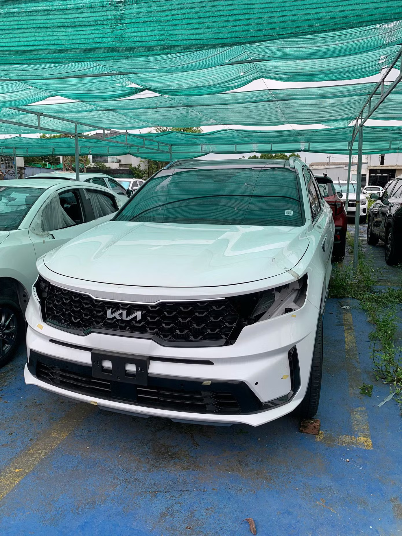 Lô xe ô tô ngập nước lên sàn đấu giá không có khách mua - Ảnh 2.