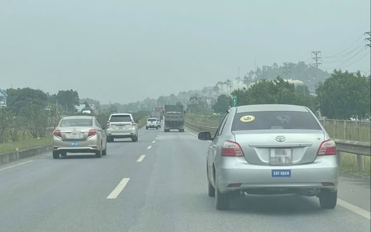 Thông tin mới về việc 'siết' hoạt động của xe tập lái trên cao tốc - Ảnh 1.