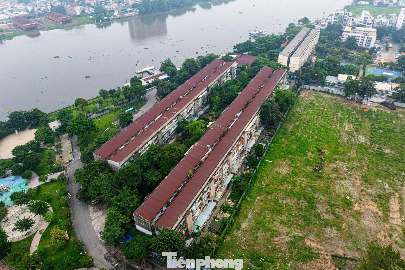 Những hình ảnh khác lạ ở cư xá Thanh Đa sau khi dân rời đi - Ảnh 1.
