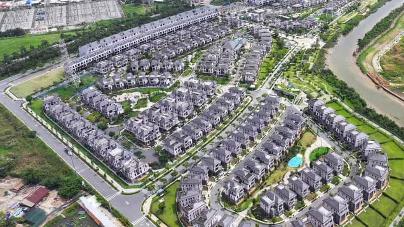 Dự thảo Luật Nhà ở (sửa đổi) không còn quy định cho phép tổ chức, cá nhân nước ngoài sở hữu nhà ở riêng lẻ trong dự án, gồm biệt thự và nhà ở liền kề. Người nước ngoài đã mua bao nhiêu bất động sản Việt Nam? - Ảnh 1.