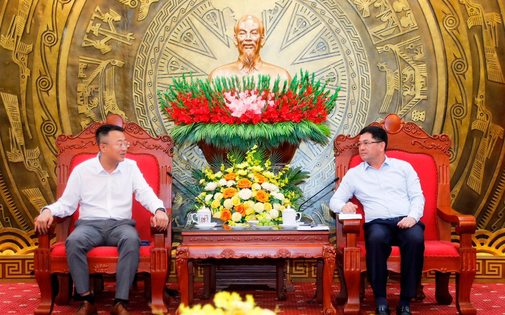 bi-thu-tiep-doanh-nghiep-nuoc-ngoai-1.jpg