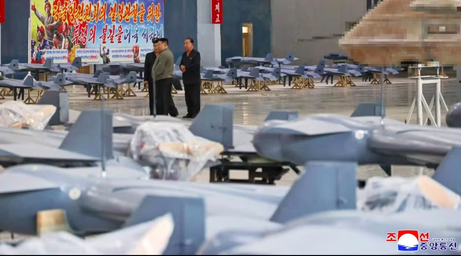 Hình ảnh về nhà máy sản xuất UAV được Triều Tiên công bố. (Ảnh: KCNA) Hình ảnh hiếm hoi hé lộ năng lực chế tạo UAV của Triều Tiên - Ảnh 1.