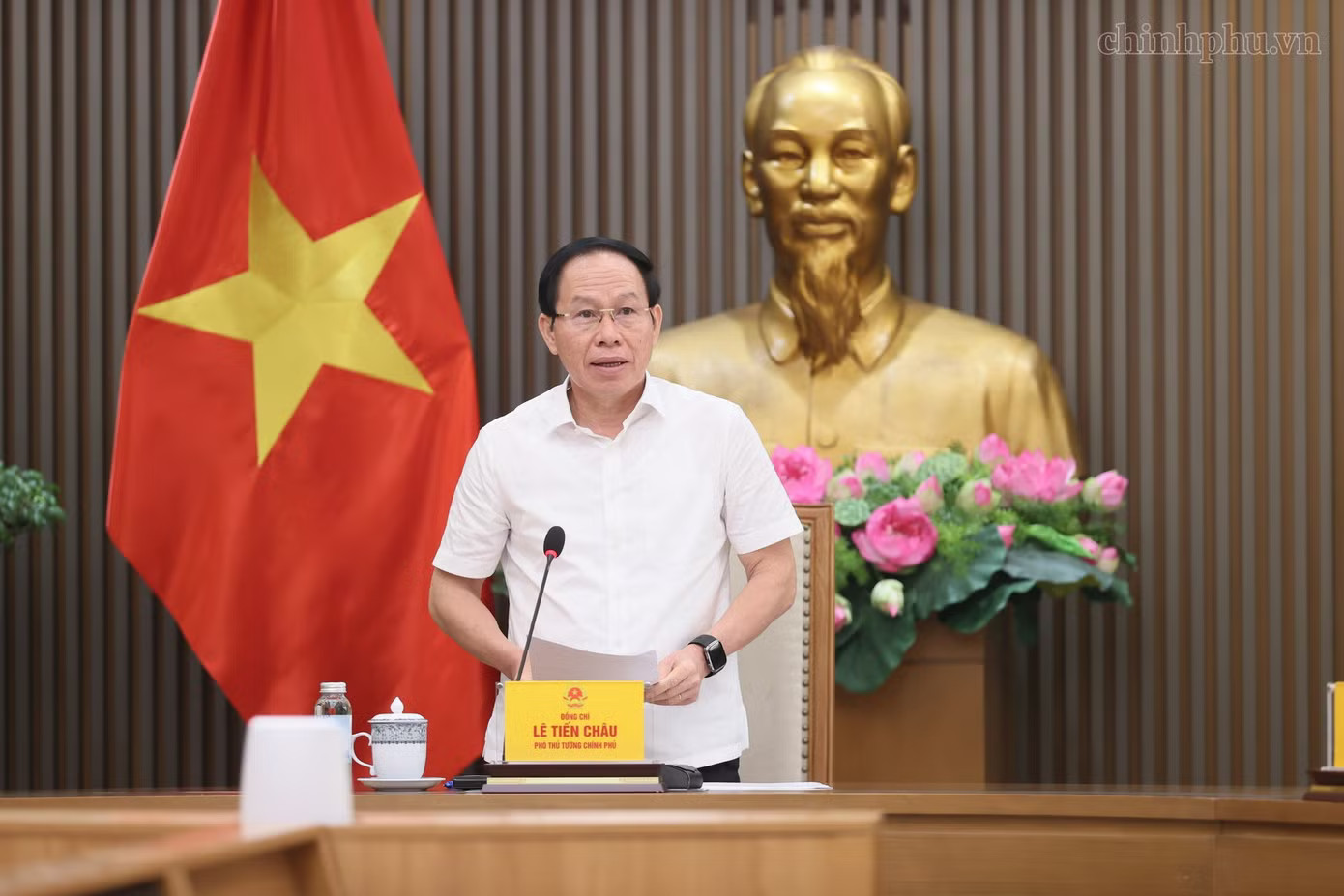 Phó Thủ tướng Chính phủ Lê Tiến Châu phát biểu. Ảnh: VGP Phó Thủ tướng: Trước 1/10, phải dứt điểm hồ sơ sáp nhập, giải thể trường cao đẳng - Ảnh 1.