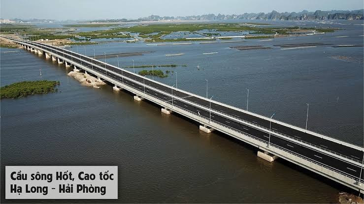 quang-ninh-sap-lam-sieu-cao-toc2.jpg