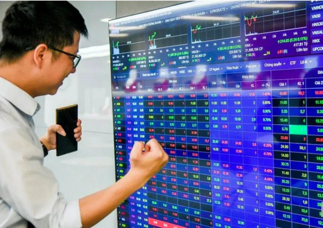 Sau STB, thêm một cổ phiếu ngân hàng âm thầm vượt đỉnh thời đại: Dòng tiền đang nhìn vào điều gì?