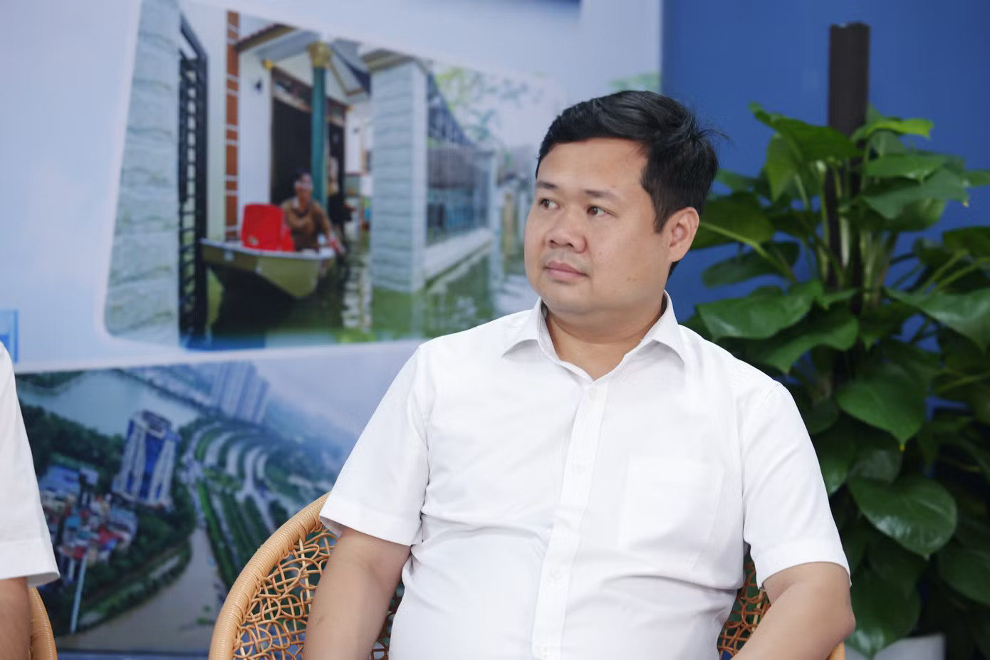 Ông Trương Quốc Bảo, Trưởng phòng Quản lý dự án hạ tầng cấp thoát nước, Ban Quản lý dự án đầu tư xây dựng công trình hạ tầng kỹ thuật và nông nghiệp thành phố Hà Nội thông tin tại buổi talkshow - Ảnh: Tùng Đoàn. Hiệu quả các công trình chống ngập khẩn cấp của Hà Nội ra sao? - Ảnh 1.