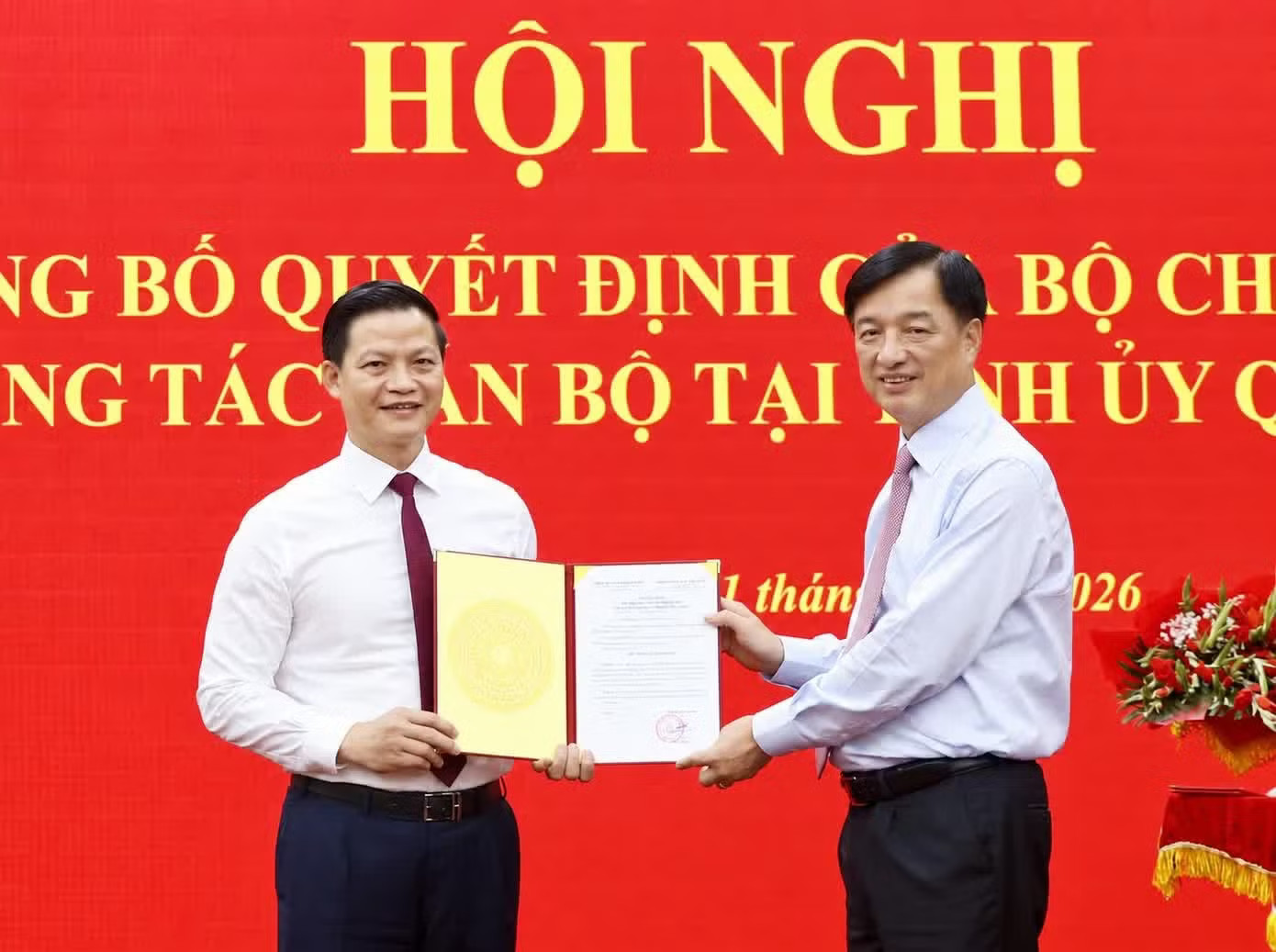 Thấy gì từ việc điều động, bổ nhiệm cán bộ ở Trung ương và địa phương vừa qua? - Ảnh 1.