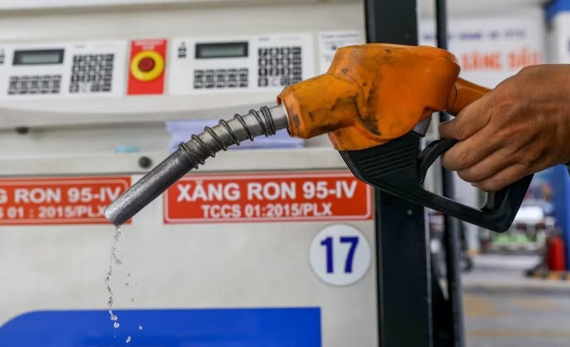 Quỹ bình ổn giá xăng dầu: Gần 900 tỷ đồng đã sử dụng ra sao? - Ảnh 1.