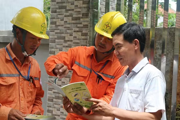 Đề xuất tính giá điện sinh hoạt theo giờ, hóa đơn sẽ thay đổi thế nào? - Ảnh 1.