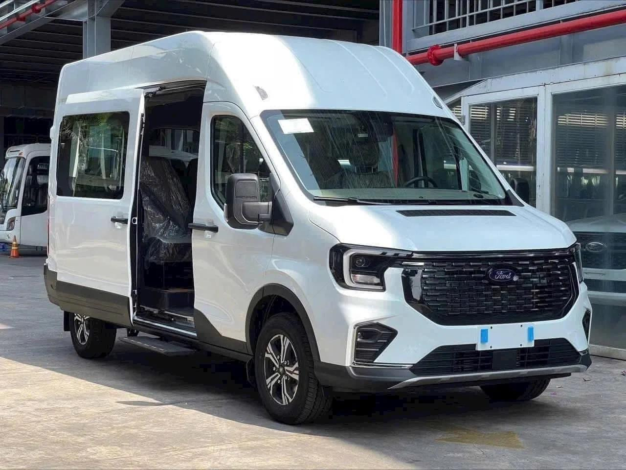 ford-transit-3_1790221205.jpg