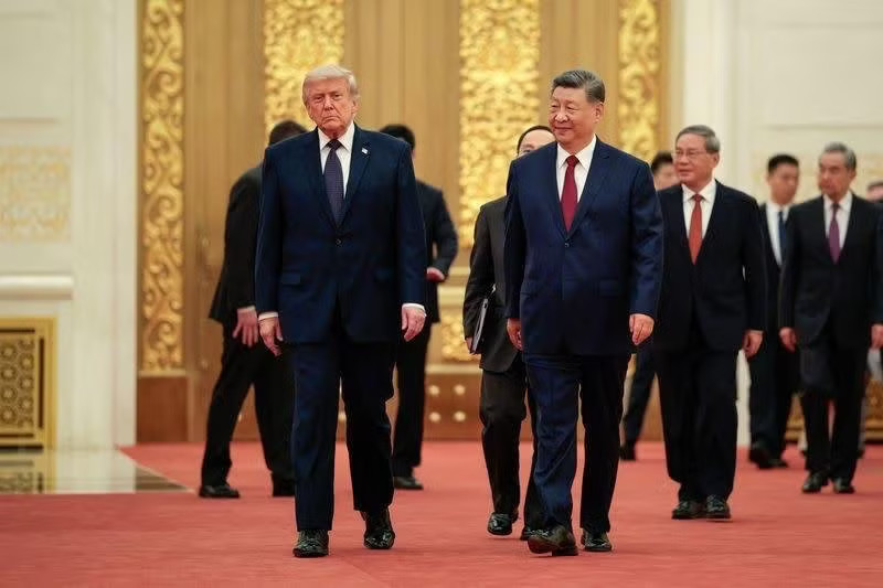 Tổng thống Mỹ Donald Trump và Chủ tịch Trung Quốc Tập Cận Bình tại lễ đón ở Đại lễ đường Nhân dân, Bắc Kinh ngày 14/5. Vắng bóng dàn CEO Trung Quốc hộ tống ông Tập đến Mỹ - Ảnh 3.