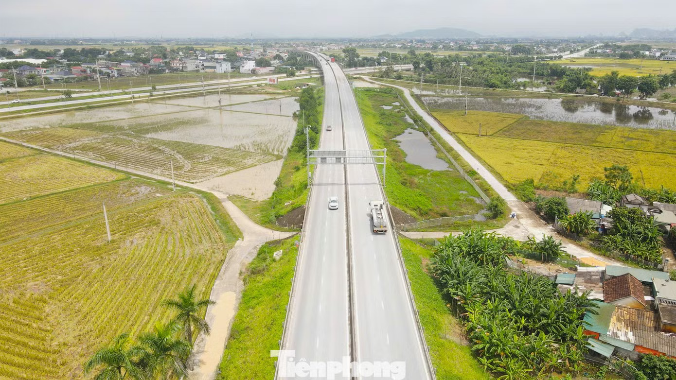 Lượng xe đi cao tốc qua Thanh Hóa, Nghệ An, Hà Tĩnh bất ngờ giảm - Ảnh 1.