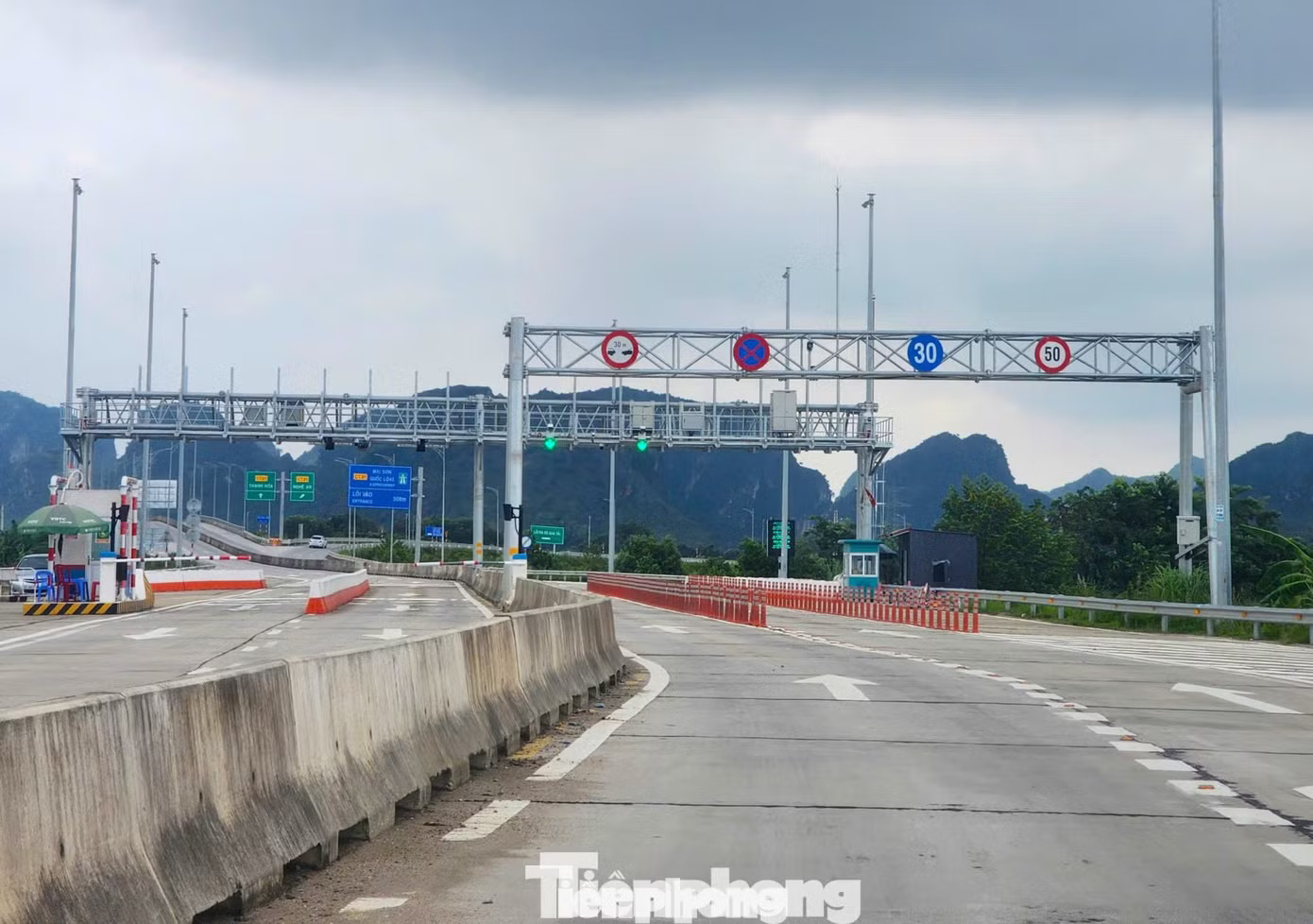 Lượng xe đi cao tốc qua Thanh Hóa, Nghệ An, Hà Tĩnh bất ngờ giảm - Ảnh 3.