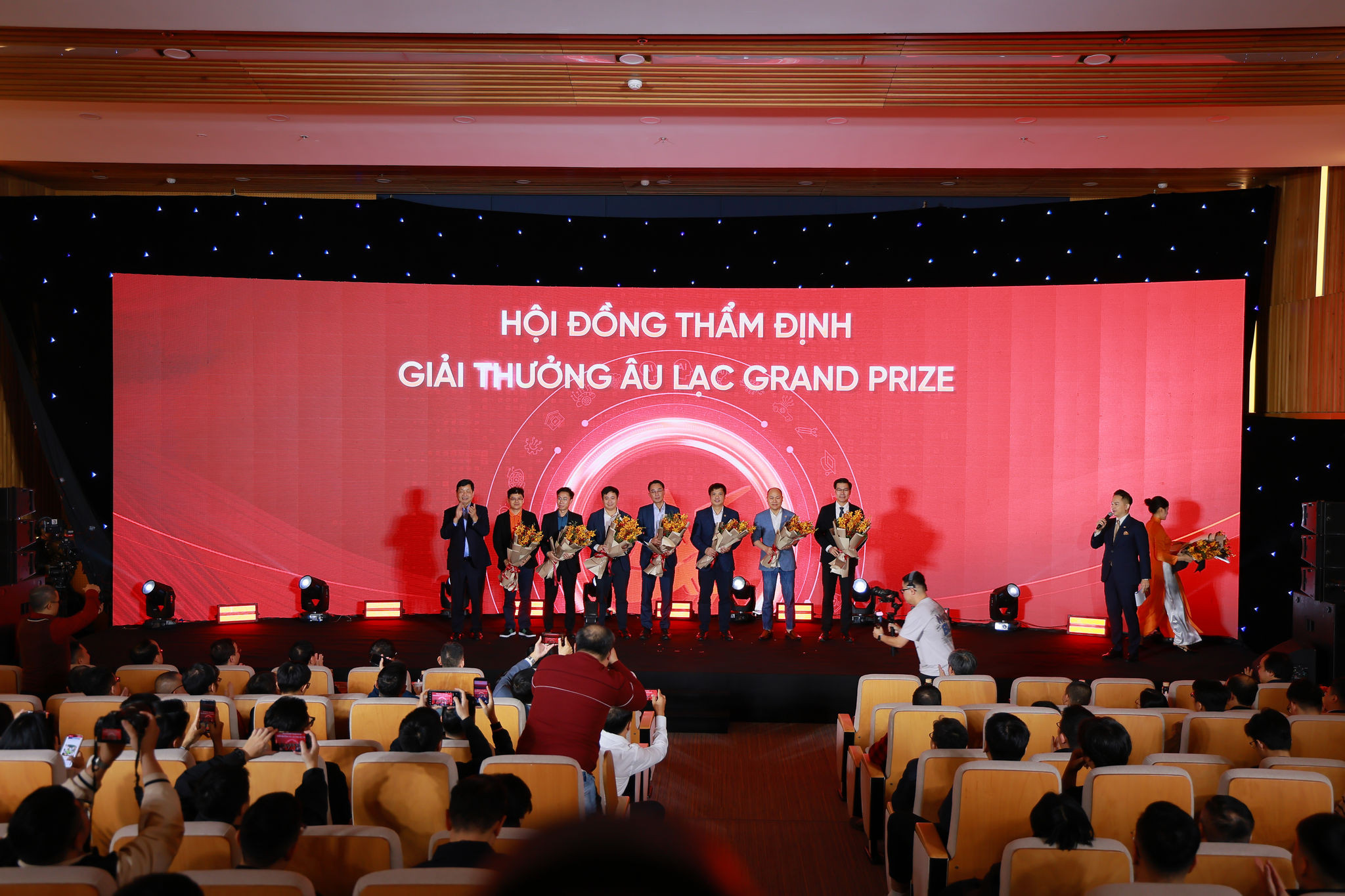 Một số đại diện trong Hội đồng thẩm định Giải thưởng (1)