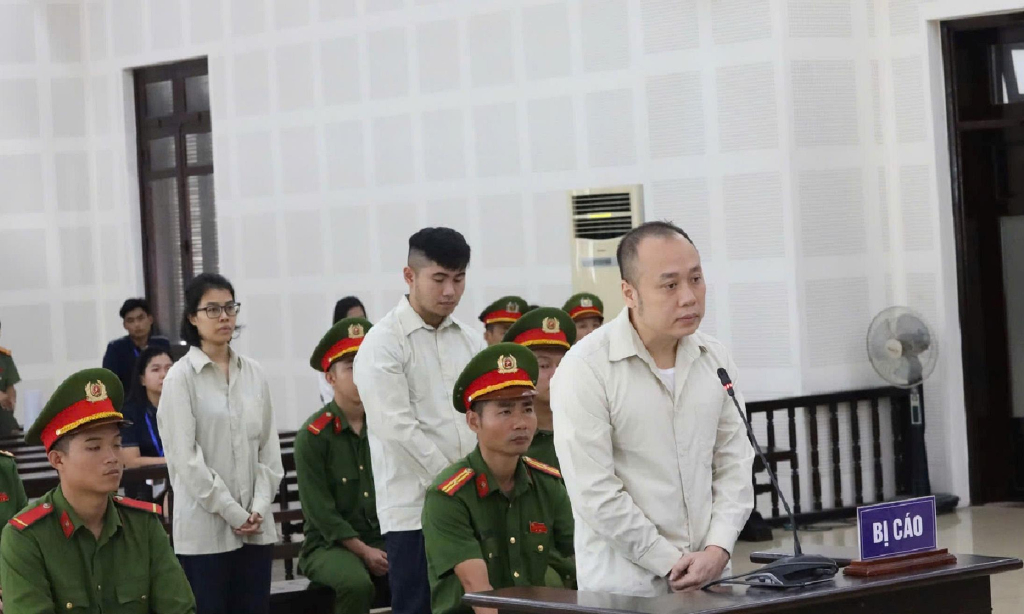 vo-chong-chu-cty-gfdi-lua-dao-2400-ty-2_2190_1314_944.jpg
