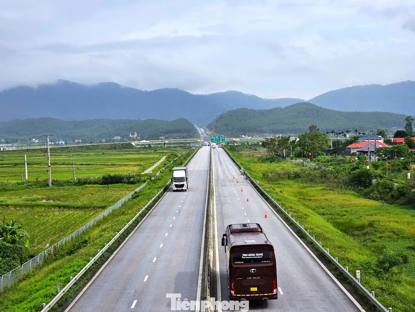 Lượng xe đi cao tốc qua Thanh Hóa, Nghệ An, Hà Tĩnh bất ngờ giảm - Ảnh 5.