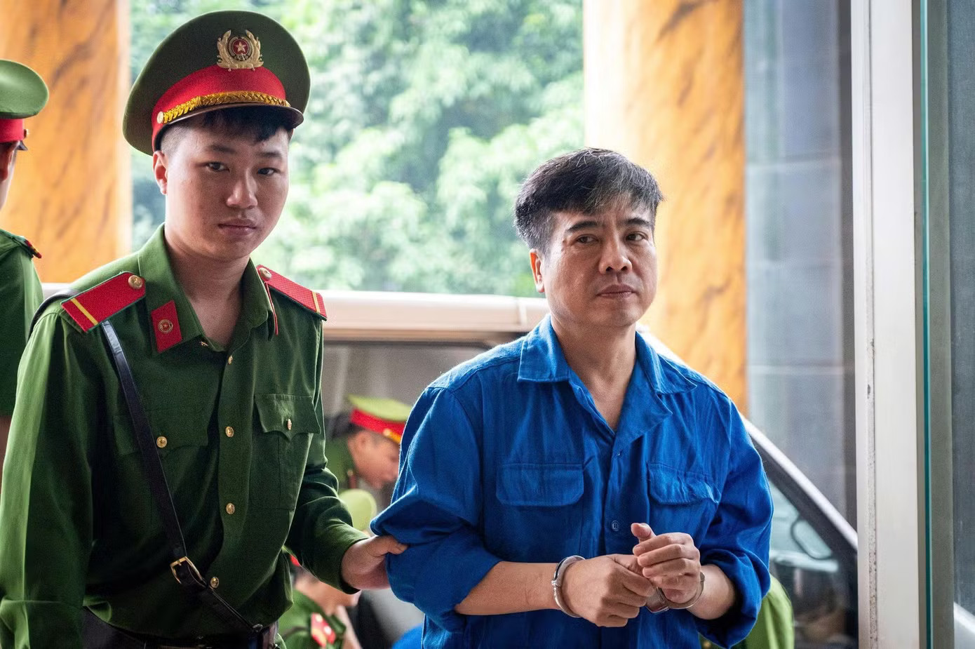 Cựu Bộ trưởng Nguyễn Thị Kim Tiến phải nằm viện, xin xét xử vắng mặt - Ảnh 1.