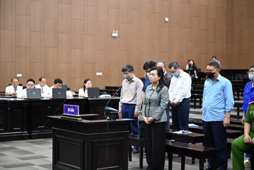 Cựu Bộ trưởng Nguyễn Thị Kim Tiến phải nằm viện, xin xét xử vắng mặt - Ảnh 2.