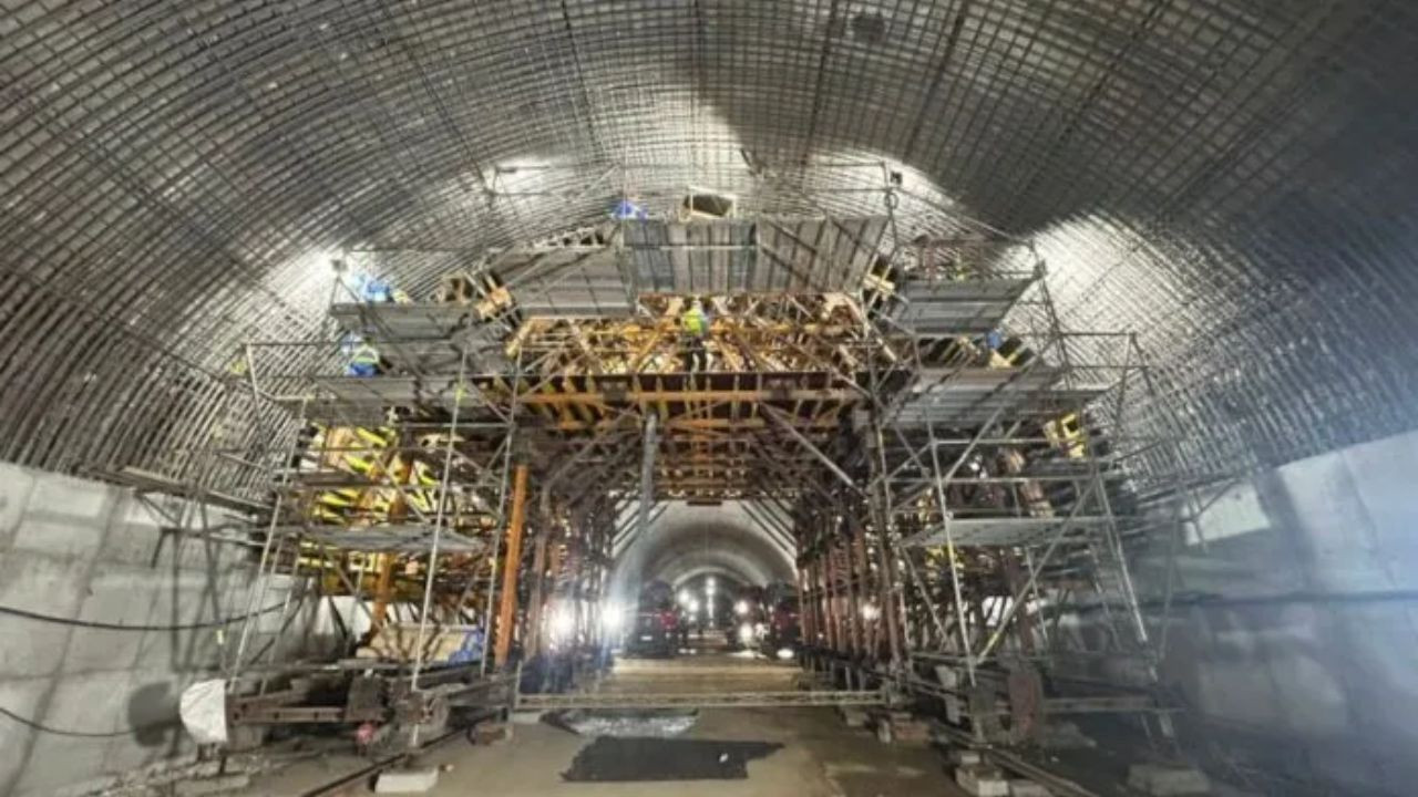 obra-de-r-1-bilhao-em-sc-avanca-com-tunel-duplo-de-mais-de-1-km-usa-portico-movel-no-teto-e-integra-contorno-de-24-km-da-br-280-com-entrega-prevista-para-2027-1-10f648c353a6dca2af02acee4a97510f.jpg