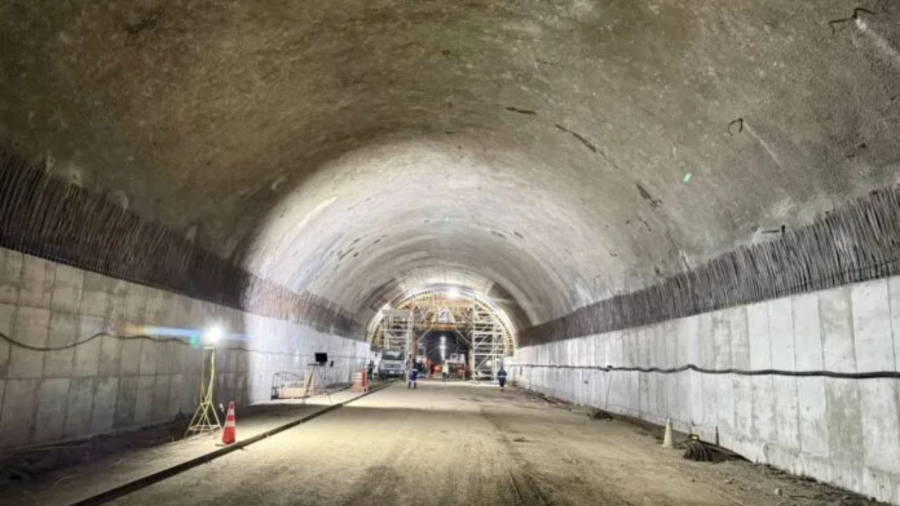 obra-de-r-1-bilhao-em-sc-avanca-com-tunel-duplo-de-mais-de-1-km-usa-portico-movel-no-teto-e-integra-contorno-de-24-km-da-br-280-com-entrega-prevista-para-2027-7037554971a49621a9168bf69fdd7538.jpg