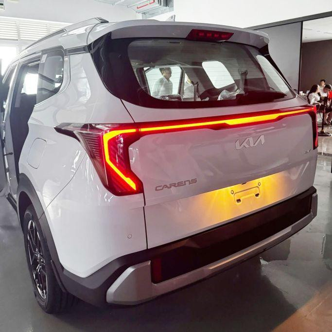 kia-carens_1790356086.jpg